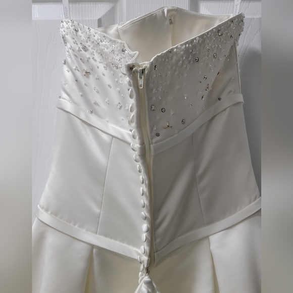 Alfred Angelo wedding gown - Picture 7 of 12